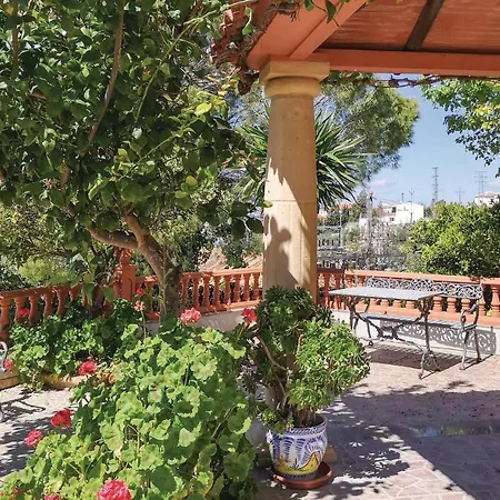 Pet Friendly In With Kitchen Holiday home