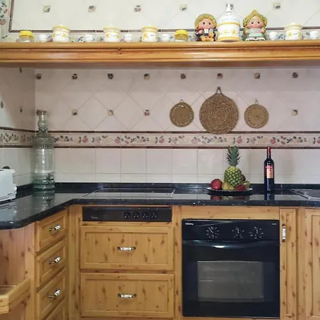 Pet Friendly In With Kitchen *
