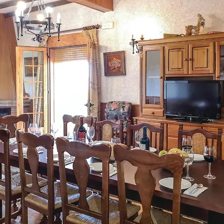 Pet Friendly In With Kitchen